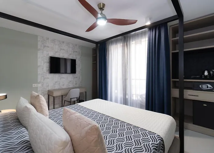 Perla Del Sur 酒店 2*